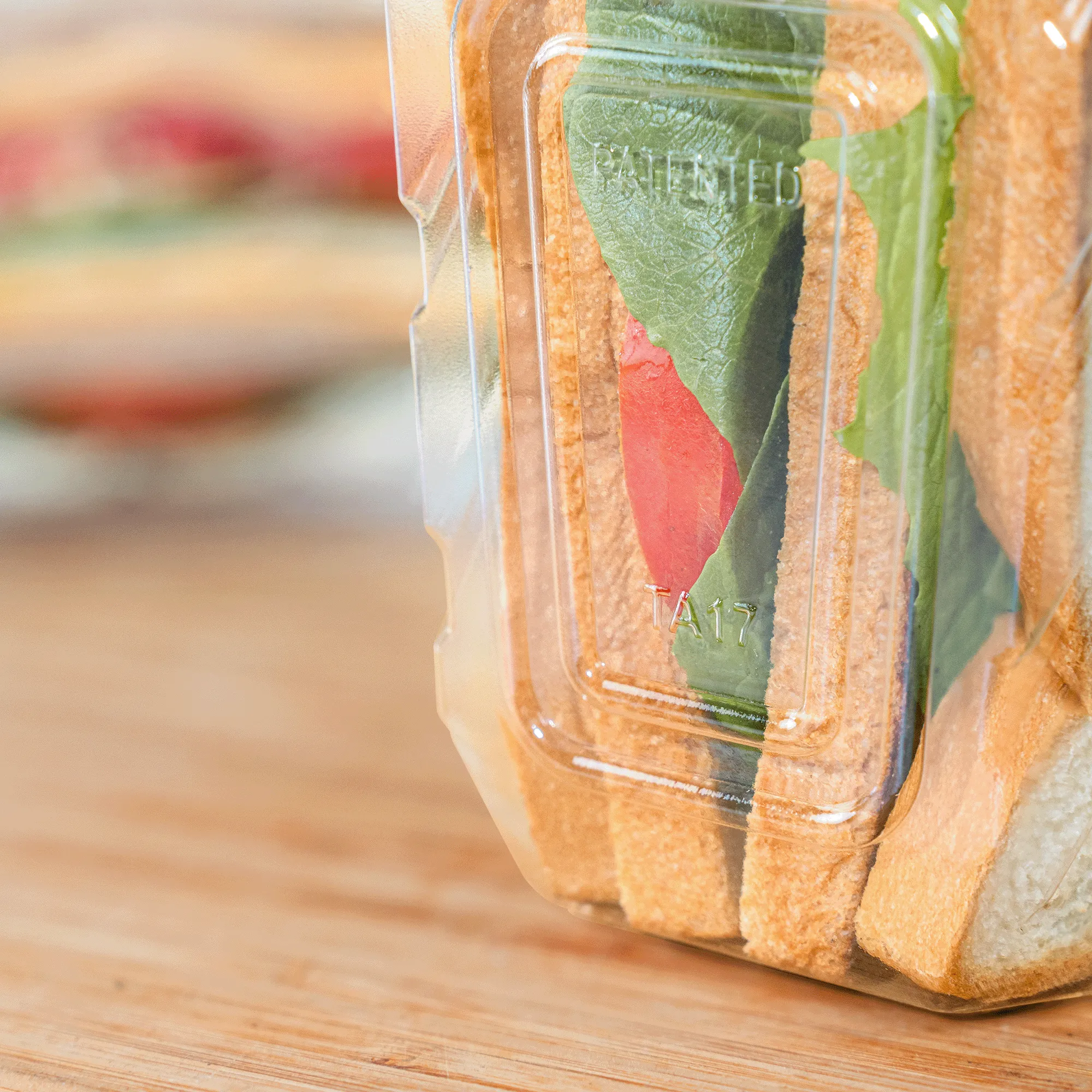 [200 ct] 17oz PET Tamper Resistant Hinged Sandwich Wedge Container, Clear