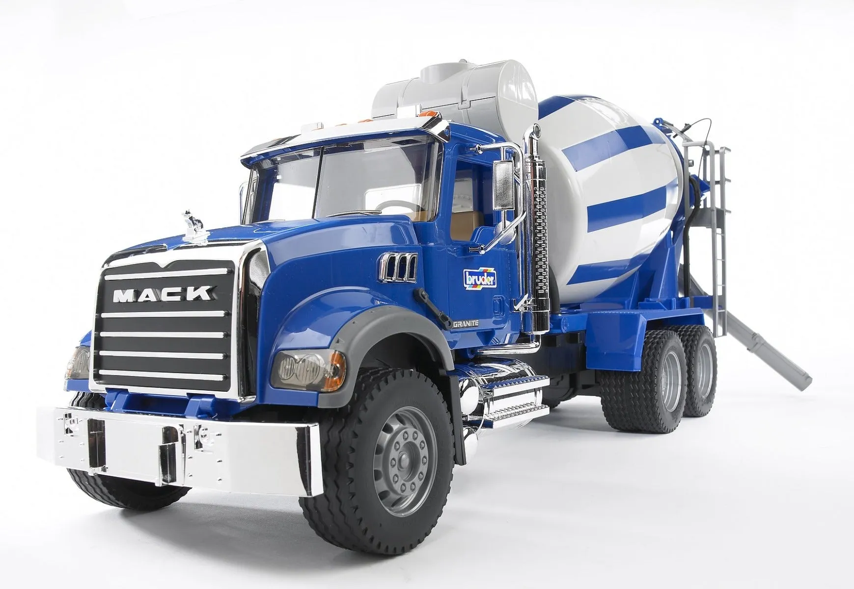 Bruder 02814 MACK Granite Cement mixer